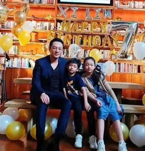 国产区情侣,浪漫瞬间，温馨时光